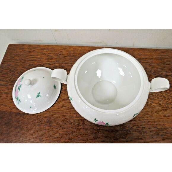 Rosenthal Romance Rose Pattern Covered Vegetable Bowl - Picture 3 of 5